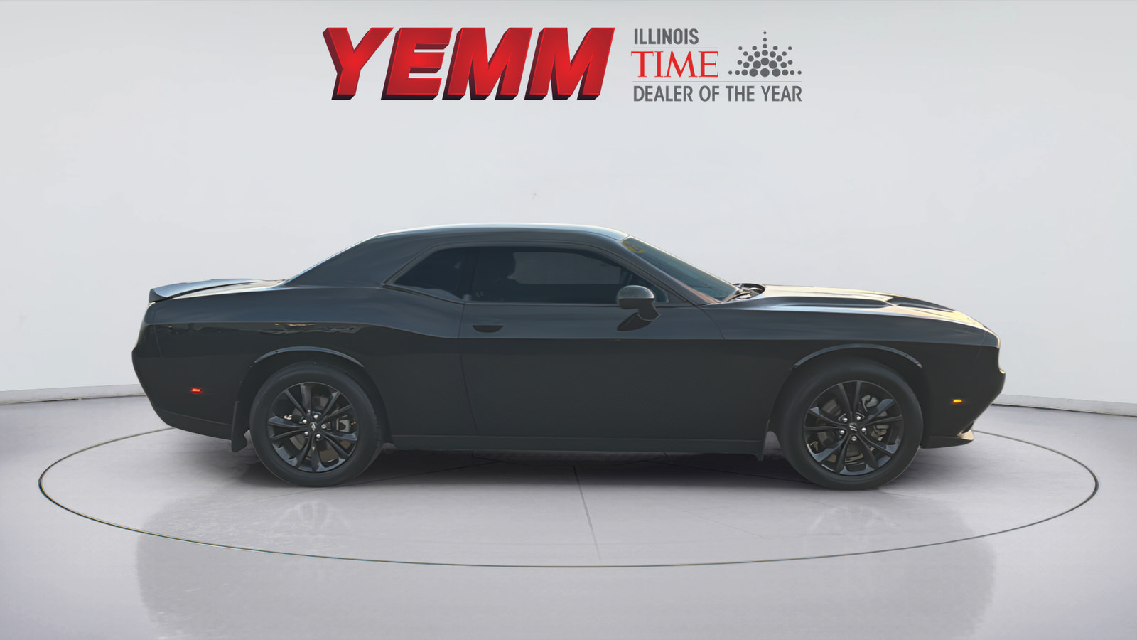 Used 2022 Dodge Challenger SXT w/ Blacktop Package AWD/4WD image 9
