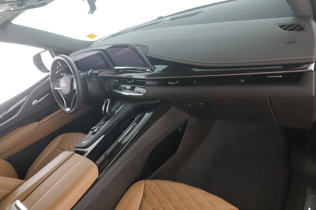 Used 2024 Cadillac Escalade Premium Luxury w/ Performance Package AWD/4WD image 35