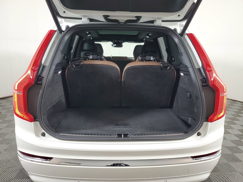 Used 2024 Volvo XC90 T8 Plus image 11