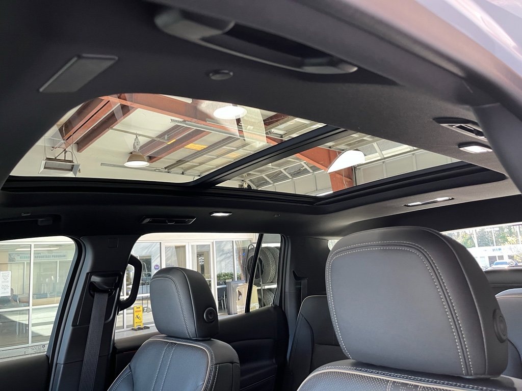 New 2026 Chevrolet Traverse High Country w/ LPO, Floor Liner Package FWD image 31
