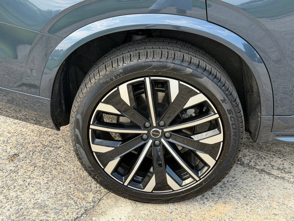 New 2026 Volvo XC90 T8 Ultra w/ Protection Package Premier AWD/4WD image 6