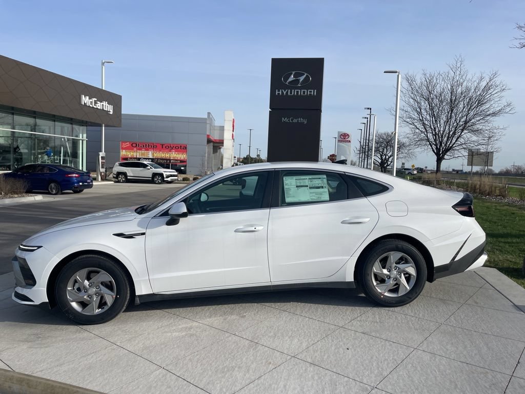 New 2026 Hyundai Sonata SE FWD image 2