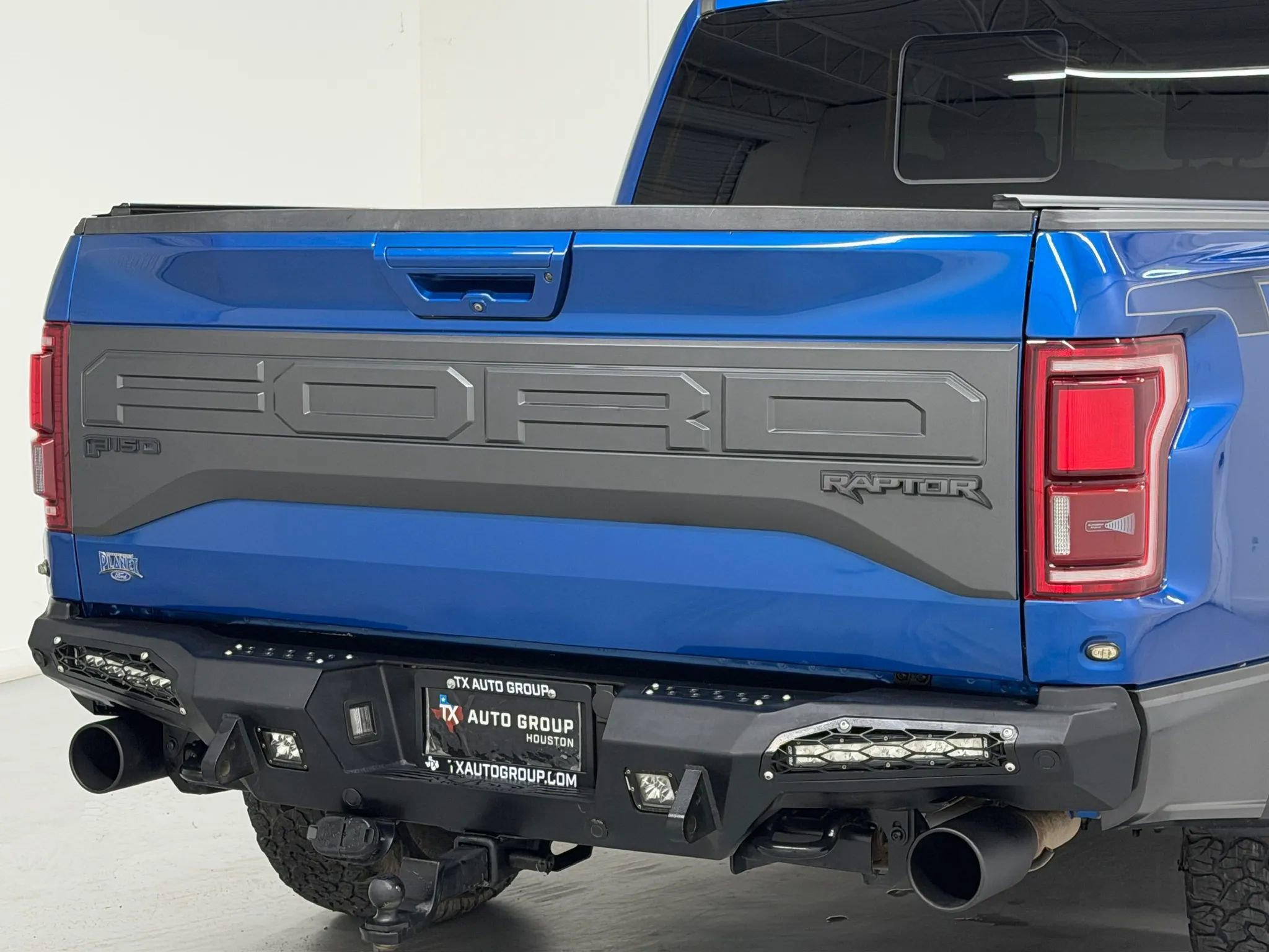 Used 2017 Ford F150 Raptor w/ Equipment Group 802A Luxury AWD/4WD image 42