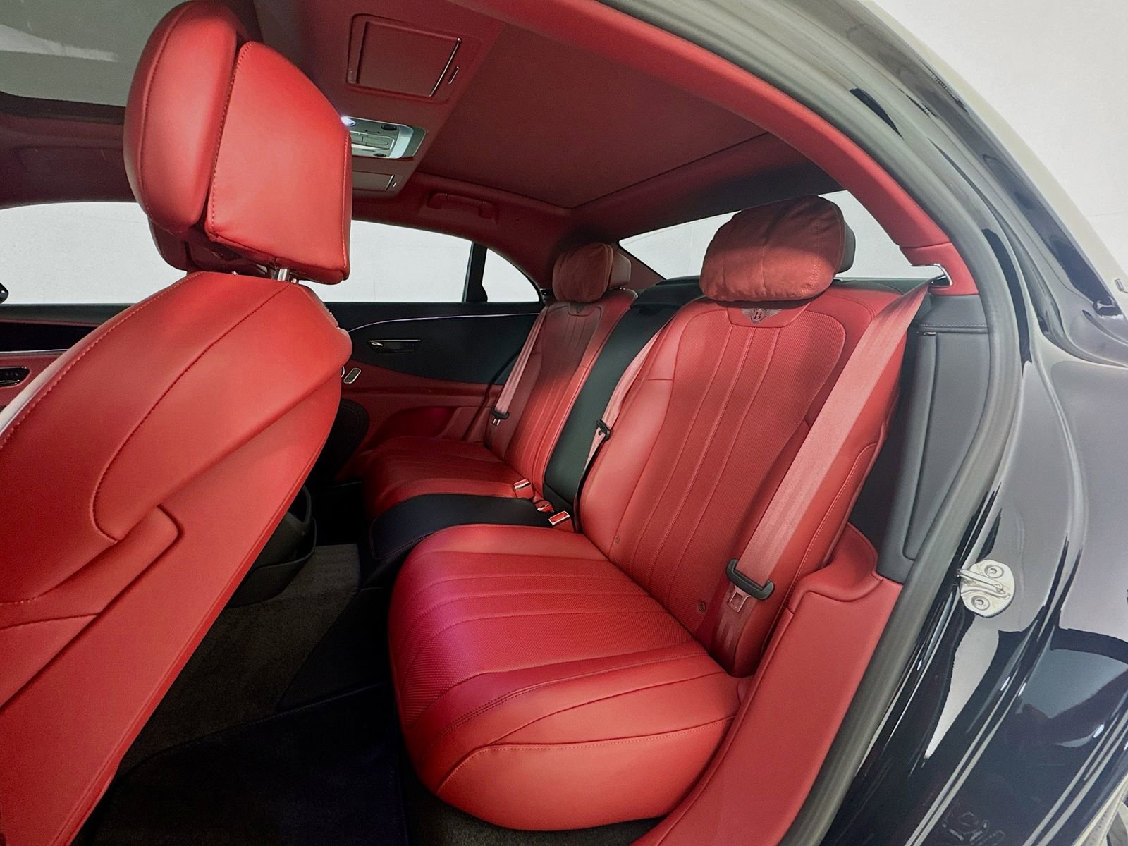 Certified 2025 Bentley Flying Spur Plug-In Hybrid image 24