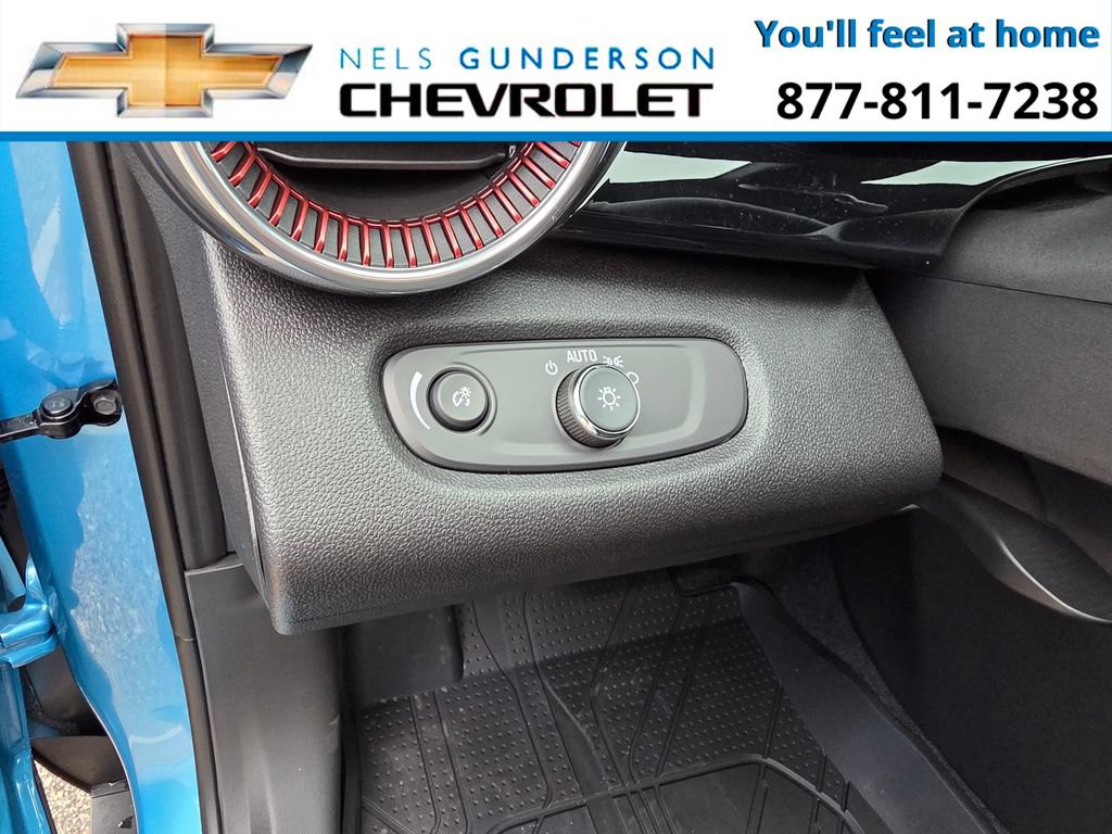 New 2026 Chevrolet Trax RS w/ Sunroof Package FWD image 18