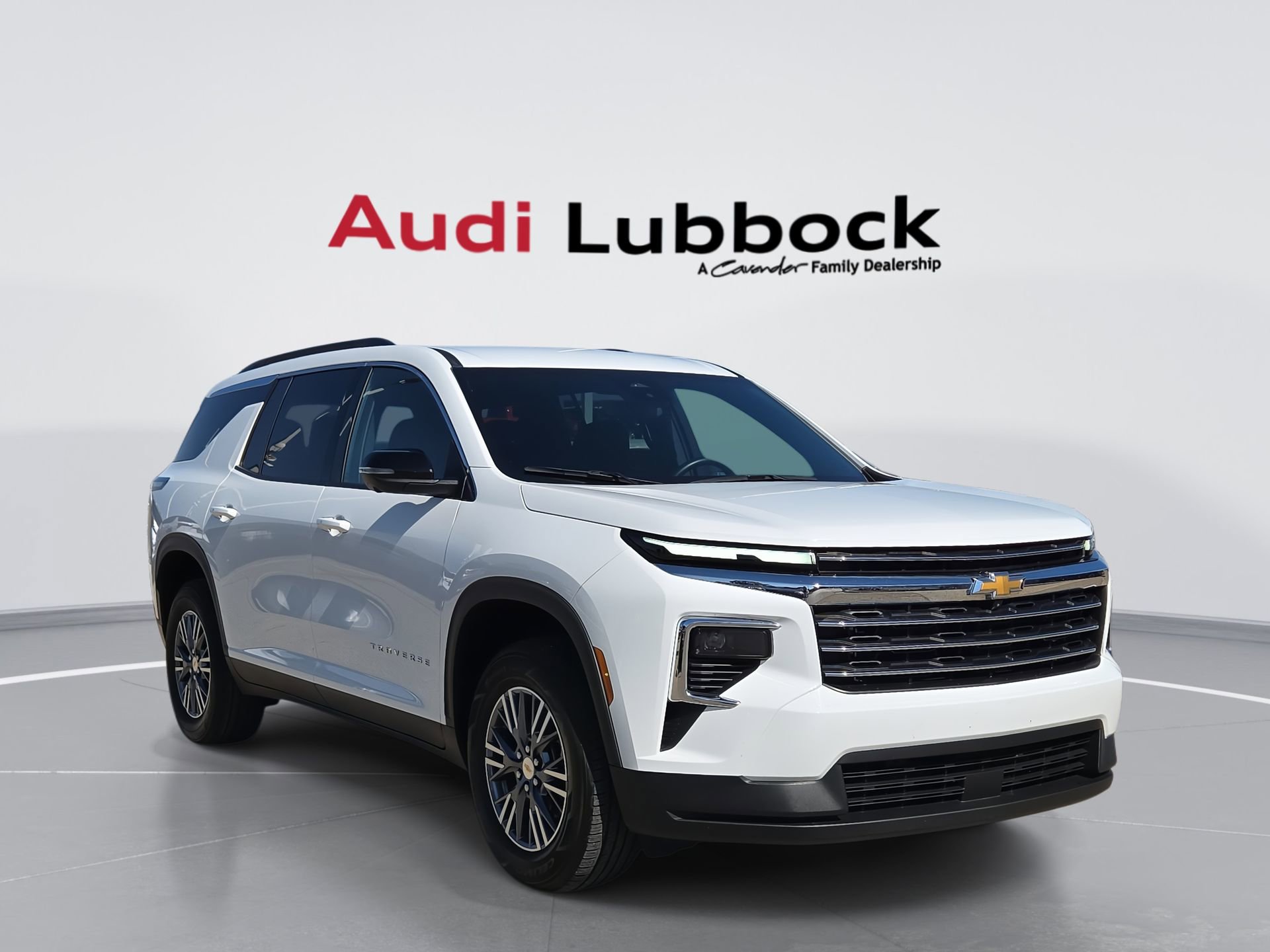 Used 2024 Chevrolet Traverse LT AWD/4WD image 1