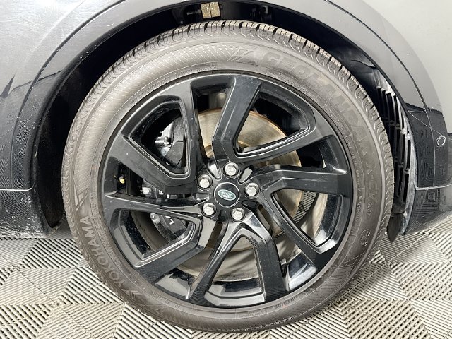 Used 2023 Land Rover Discovery Metropolitan Edition AWD/4WD image 29