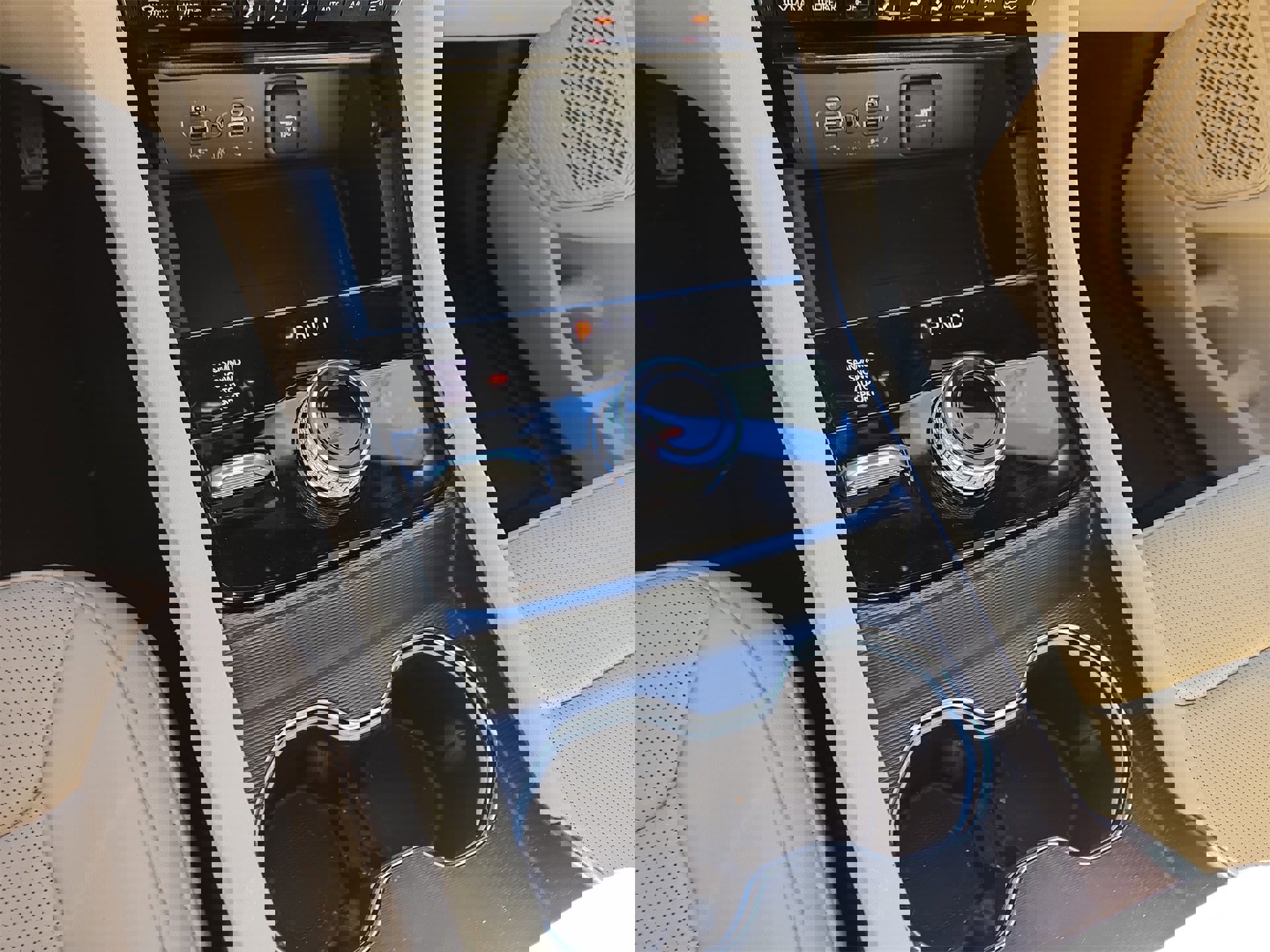 Used 2024 Jeep Grand Cherokee Limited w/ Luxury Tech Group II image 22