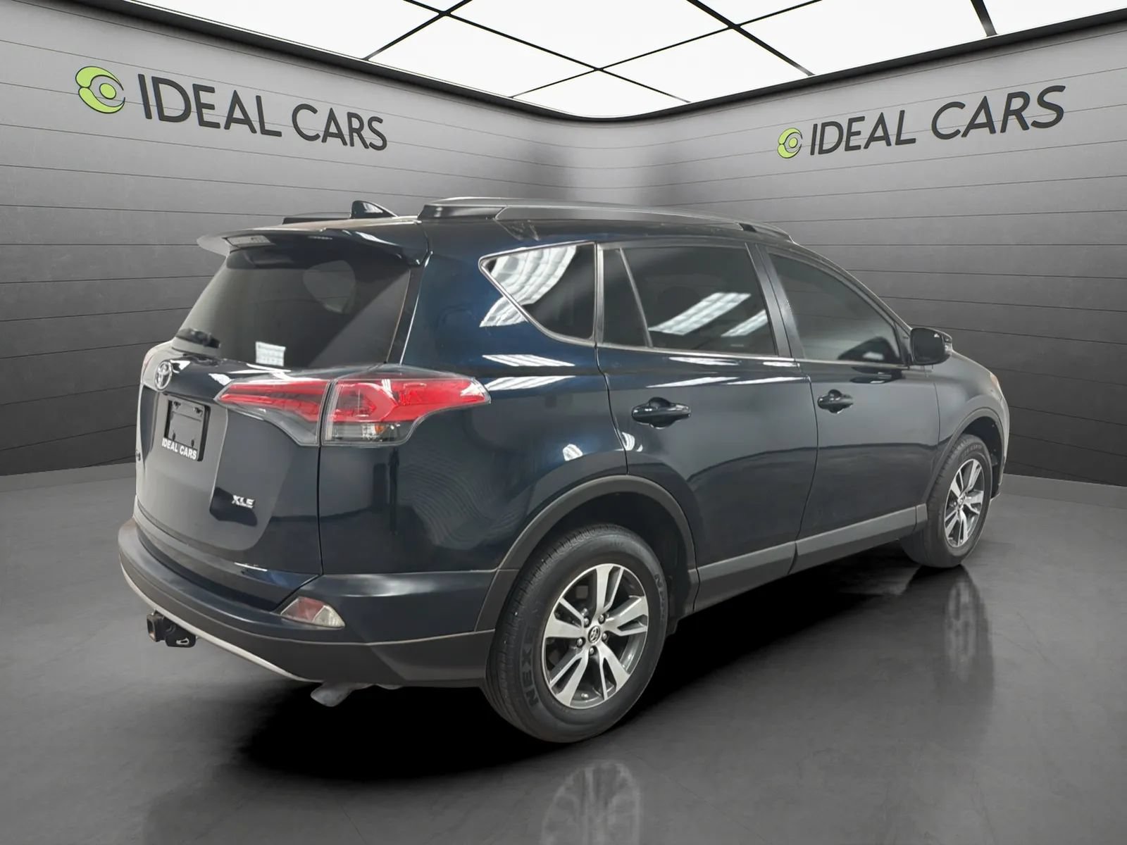Used 2018 Toyota RAV4 XLE w/ Plus Extra Value Package FWD image 5