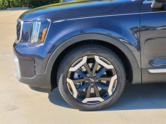 Certified 2025 Kia Telluride EX image 8