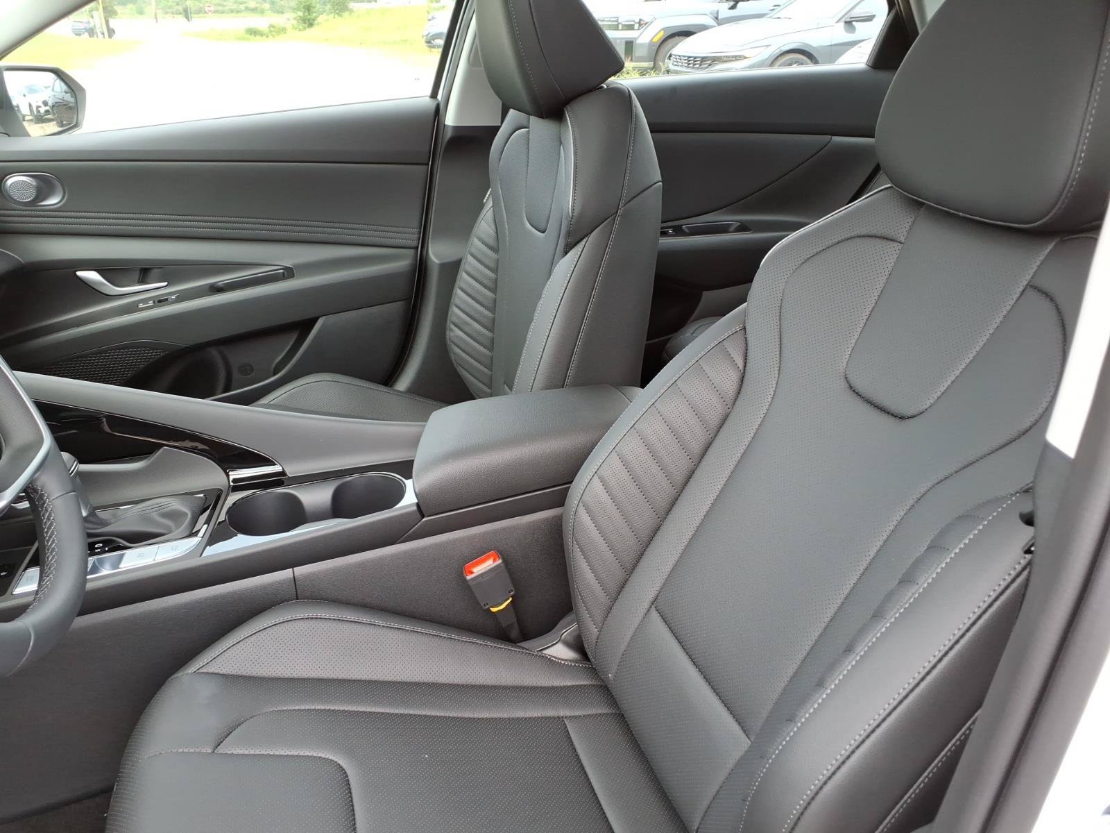 New 2026 Hyundai Elantra Limited FWD image 5