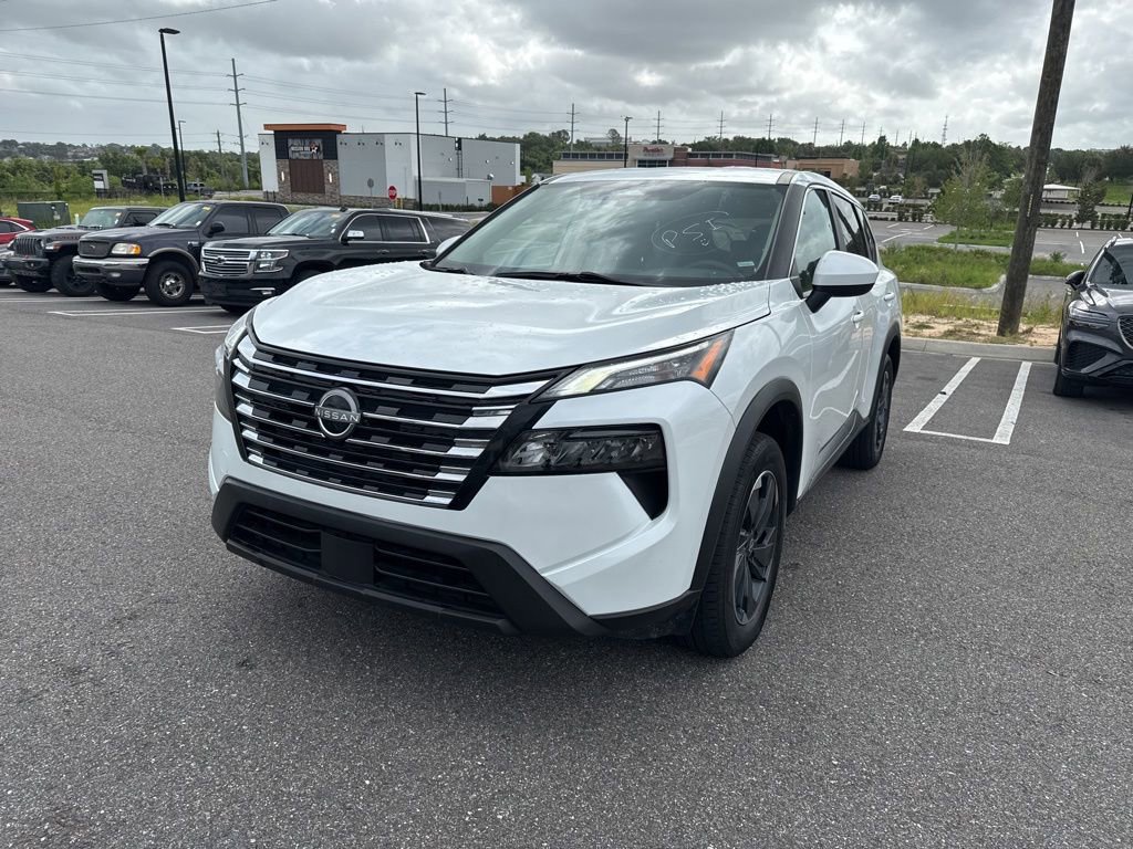 Used 2024 Nissan Rogue SV AWD/4WD image 5