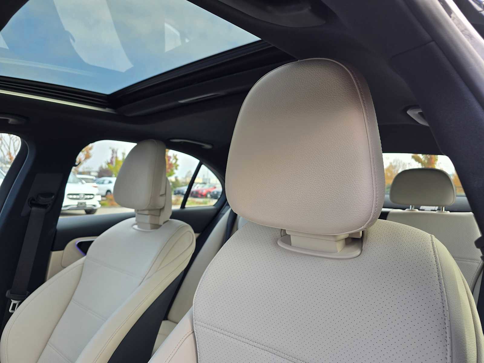 Used 2025 Mercedes-Benz C 300 Sedan image 23