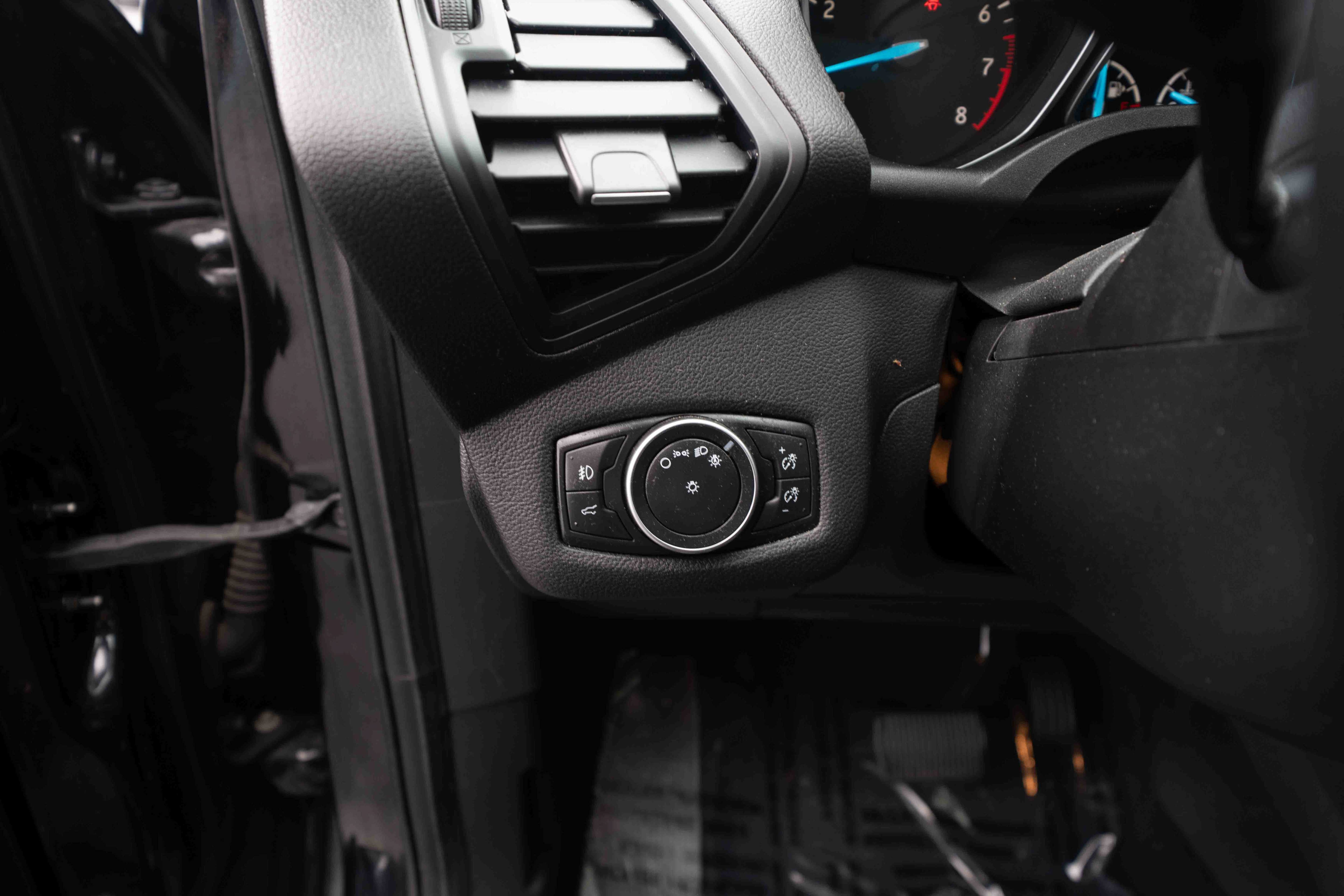 Used 2019 Ford Escape SEL AWD/4WD image 11