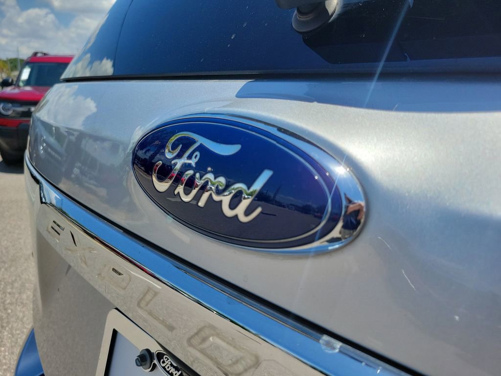 Used 2019 Ford Explorer XLT FWD image 7