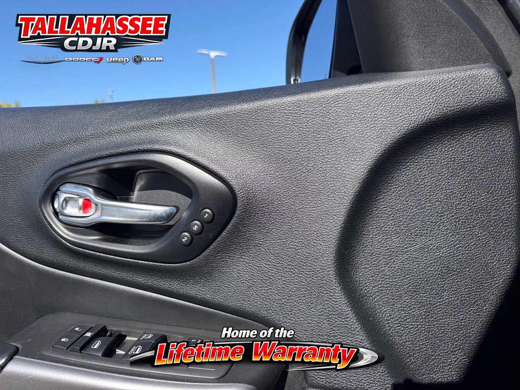 Used 2021 Jeep Cherokee Limited w/ Elite Package AWD/4WD image 20