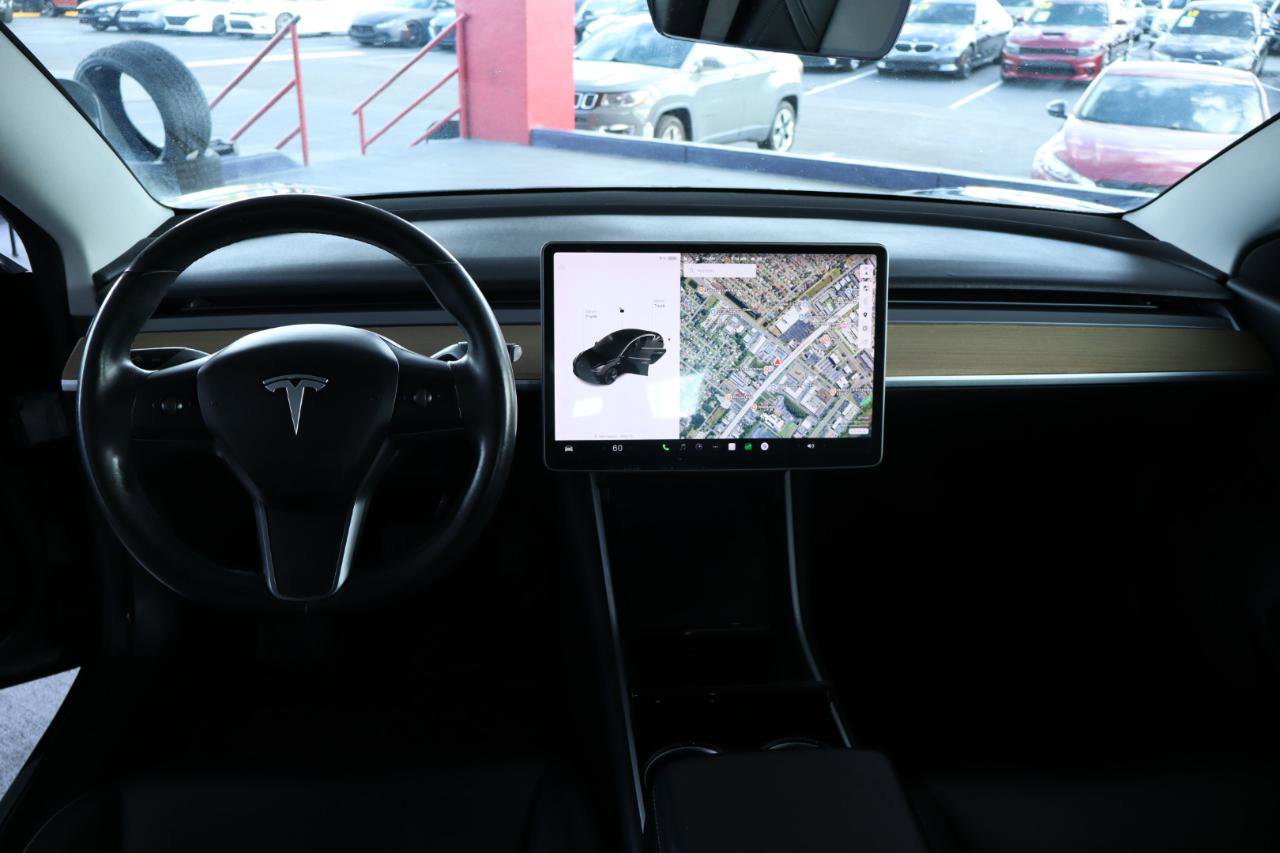 Used 2018 Tesla Model 3 Long Range RWD image 16