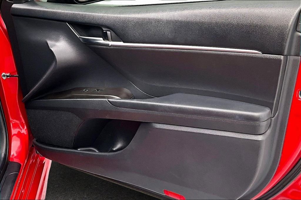 Used 2021 Toyota Camry SE image 28