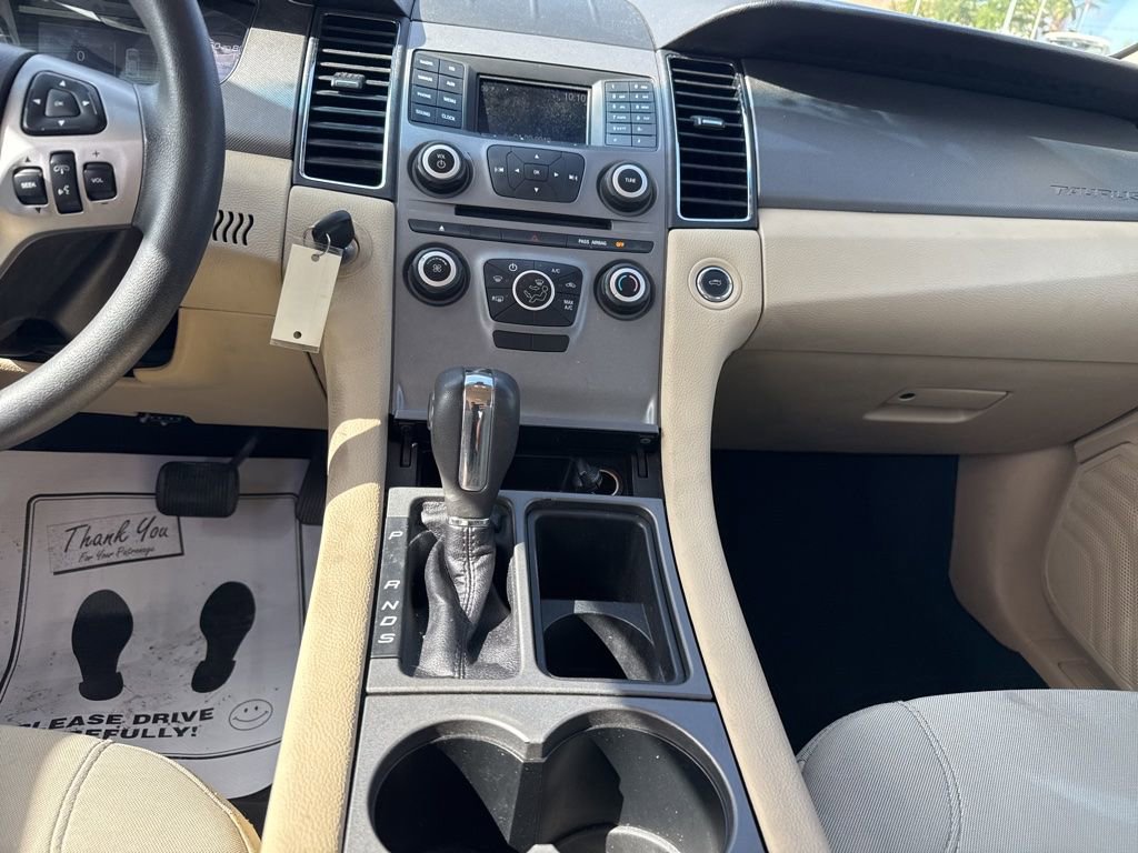 Used 2019 Ford Taurus SE image 12
