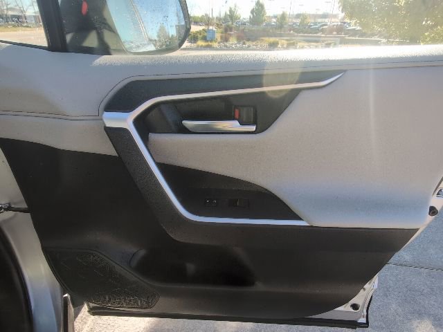 Used 2021 Toyota RAV4 Limited AWD/4WD image 35