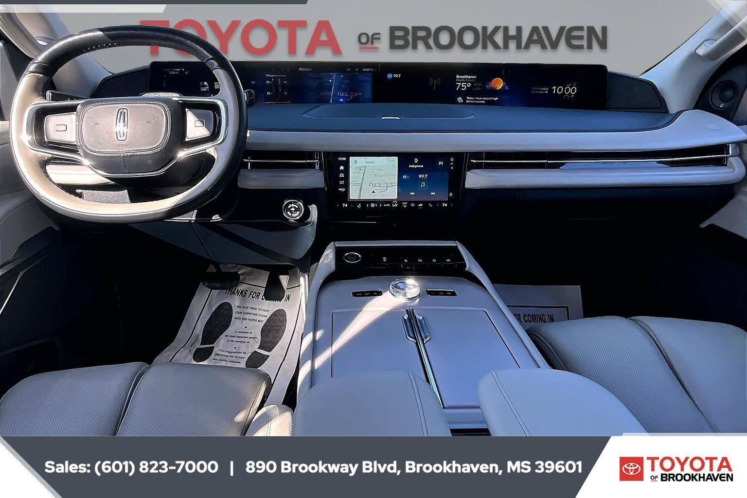 Used 2025 Lincoln Navigator L Reserve AWD/4WD image 13