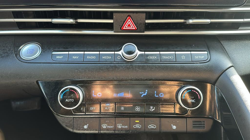 Used 2023 Hyundai Elantra SEL w/ Convenience Package image 25