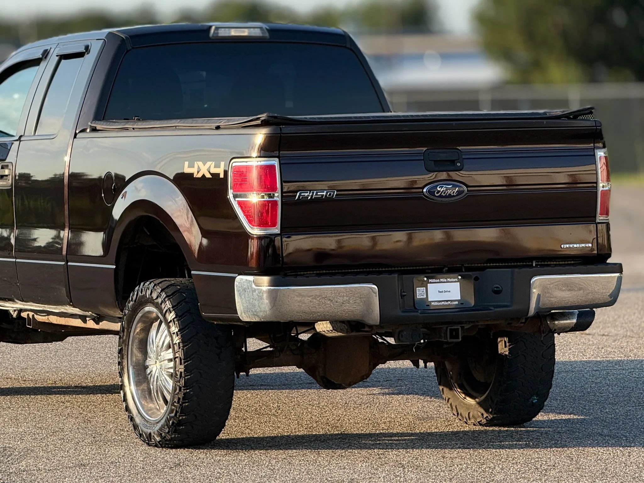 Used 2013 Ford F150 XLT w/ Mid Equipment Group AWD/4WD image 16