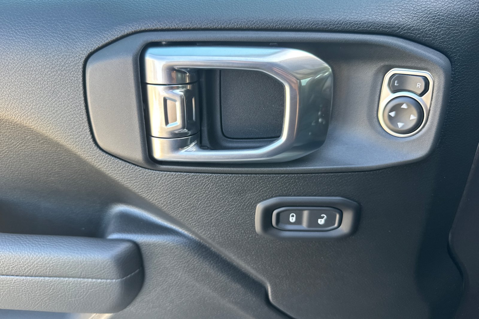 New 2026 Jeep Wrangler Unlimited Sport AWD/4WD image 10