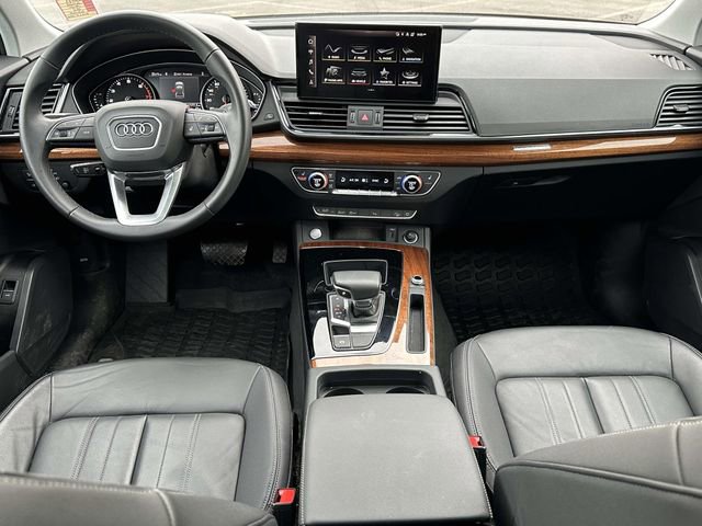 Used 2023 Audi Q5 2.0T Premium w/ Convenience Package image 16
