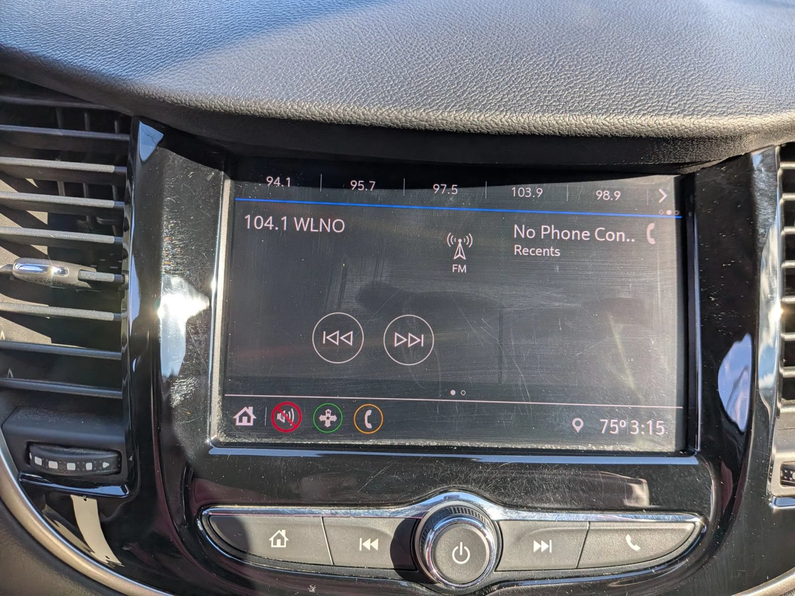 Used 2020 Chevrolet Trax LT FWD image 49