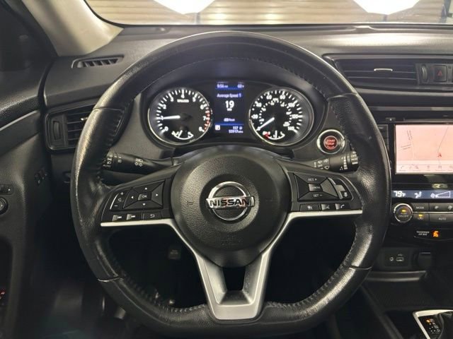Used 2018 Nissan Rogue SV w/ Premium Package FWD image 14