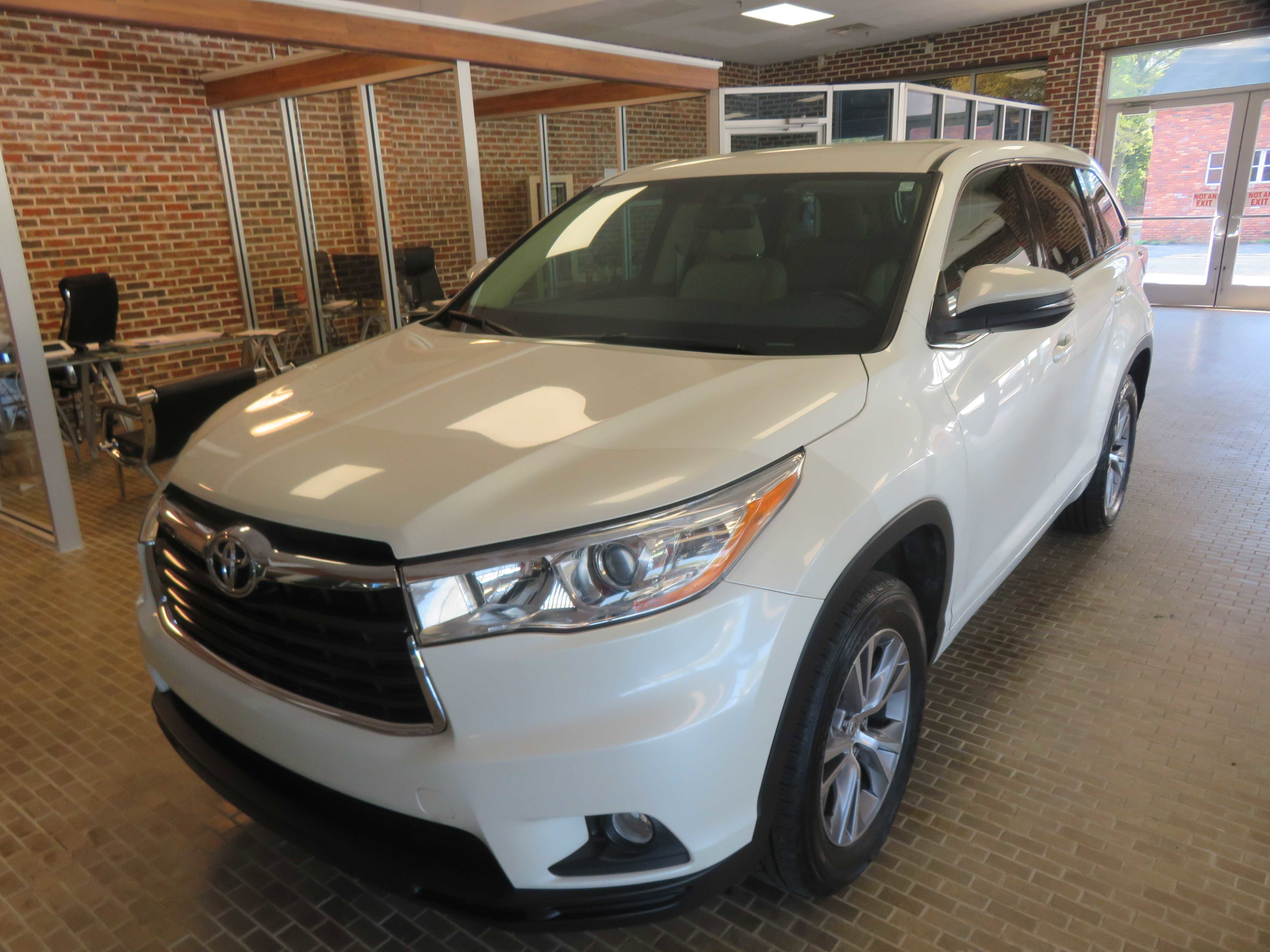 Used 2014 Toyota Highlander Plus FWD image 75