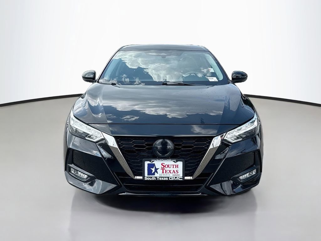 Used 2022 Nissan Sentra SR w/ Lighting Package FWD image 2