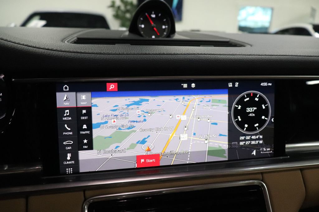 Used 2020 Porsche Panamera image 34