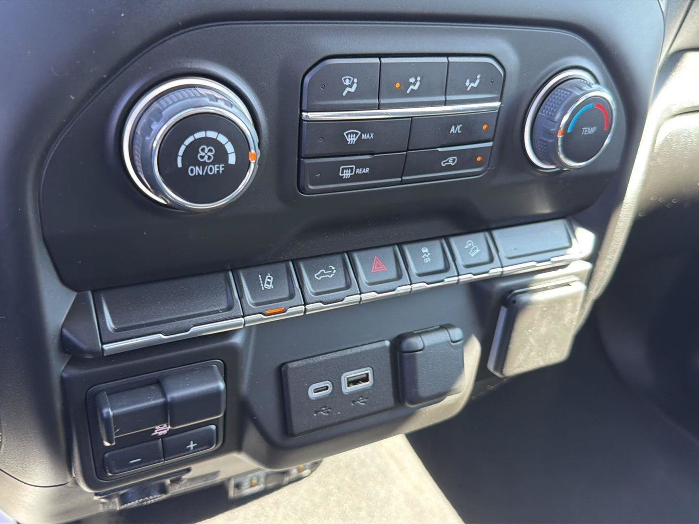 Used 2024 Chevrolet Silverado 2500 Custom w/ Custom Convenience Package AWD/4WD image 20
