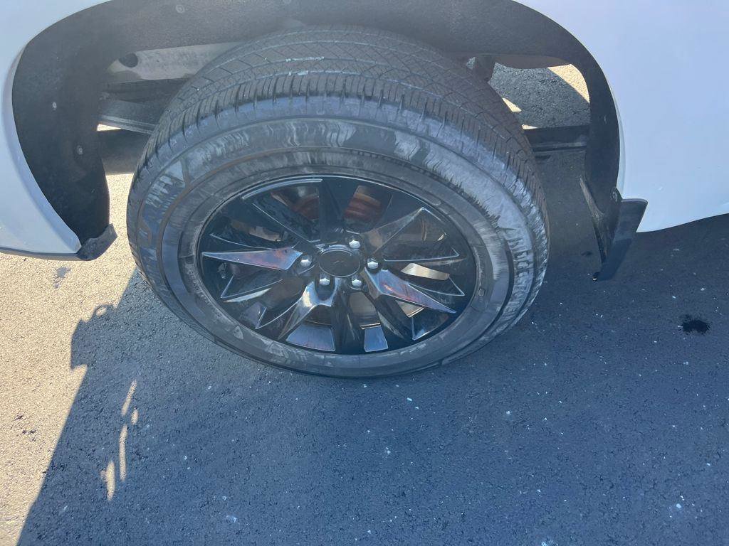 Used 2019 Chevrolet Silverado 1500 LTZ w/ LTZ Premium Package AWD/4WD image 34