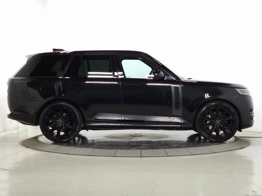 Used 2023 Land Rover Range Rover SE image 9