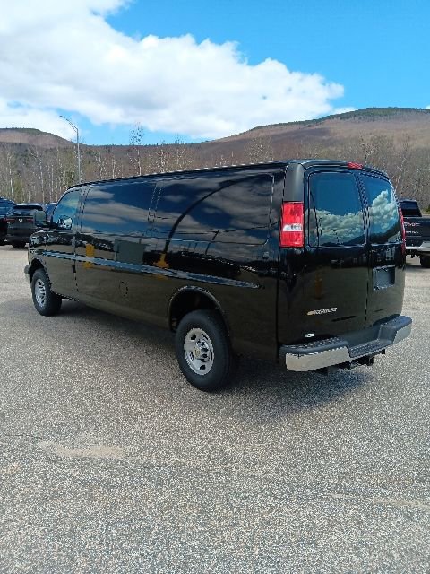New 2026 Chevrolet Express 2500 Extended RWD image 16
