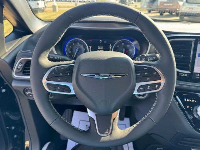 New 2026 Chrysler Pacifica Select image 15