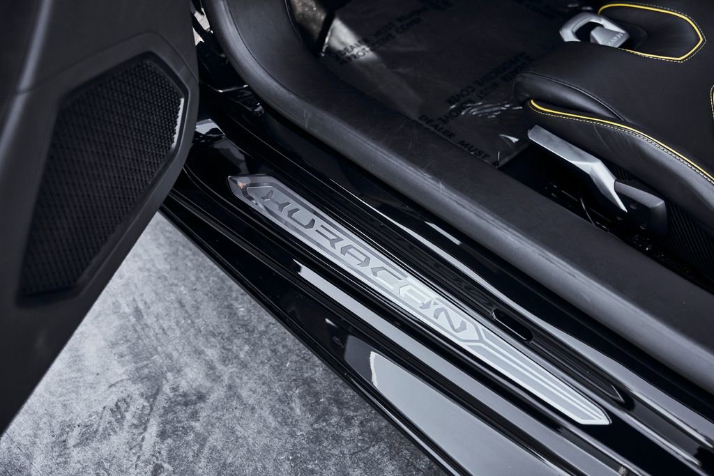 Used 2021 Lamborghini Huracan EVO image 36