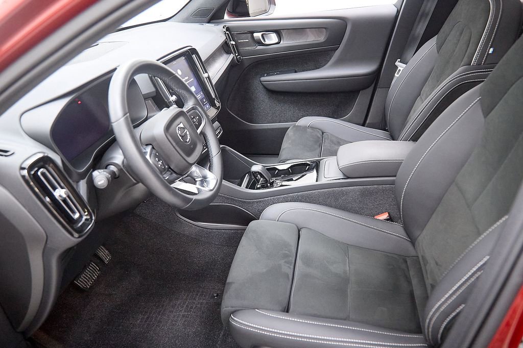 Certified 2023 Volvo C40 P8 Recharge Ultimate image 17