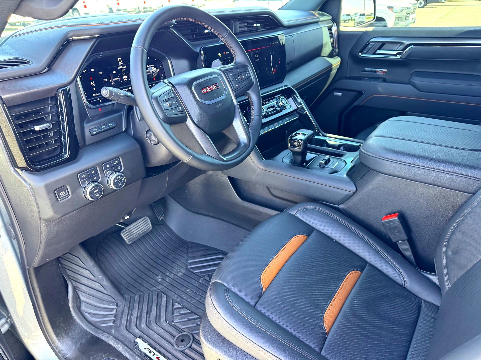 Used 2025 GMC Sierra 1500 AT4 w/ AT4 Premium Package image 12