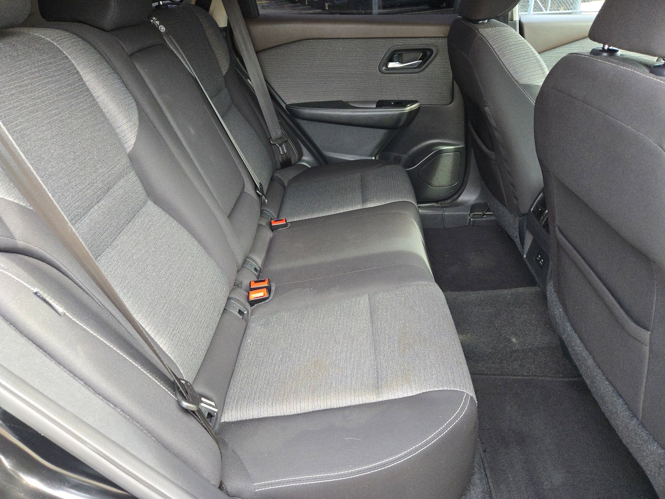 Used 2022 Nissan Rogue SV image 25