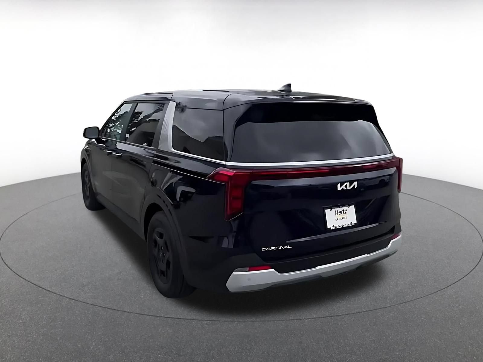 Used 2026 Kia Carnival FWD image 10