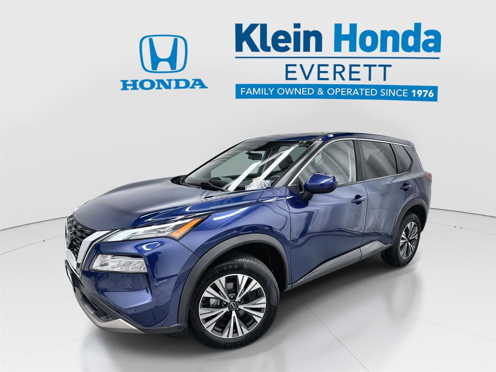 Used 2023 Nissan Rogue SV AWD/4WD image 1