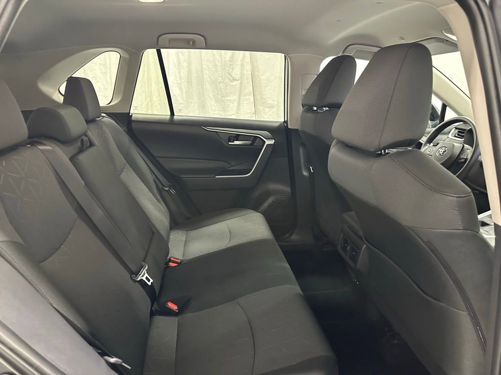 Used 2025 Toyota RAV4 XLE image 53