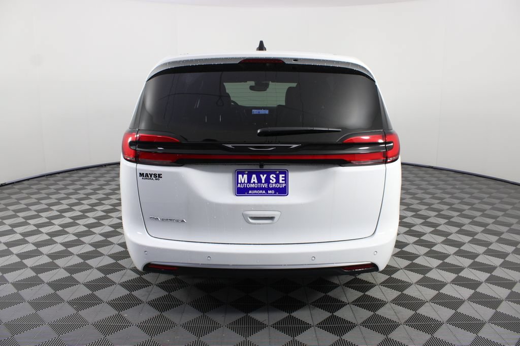 New 2027 Chrysler Pacifica Select FWD image 25