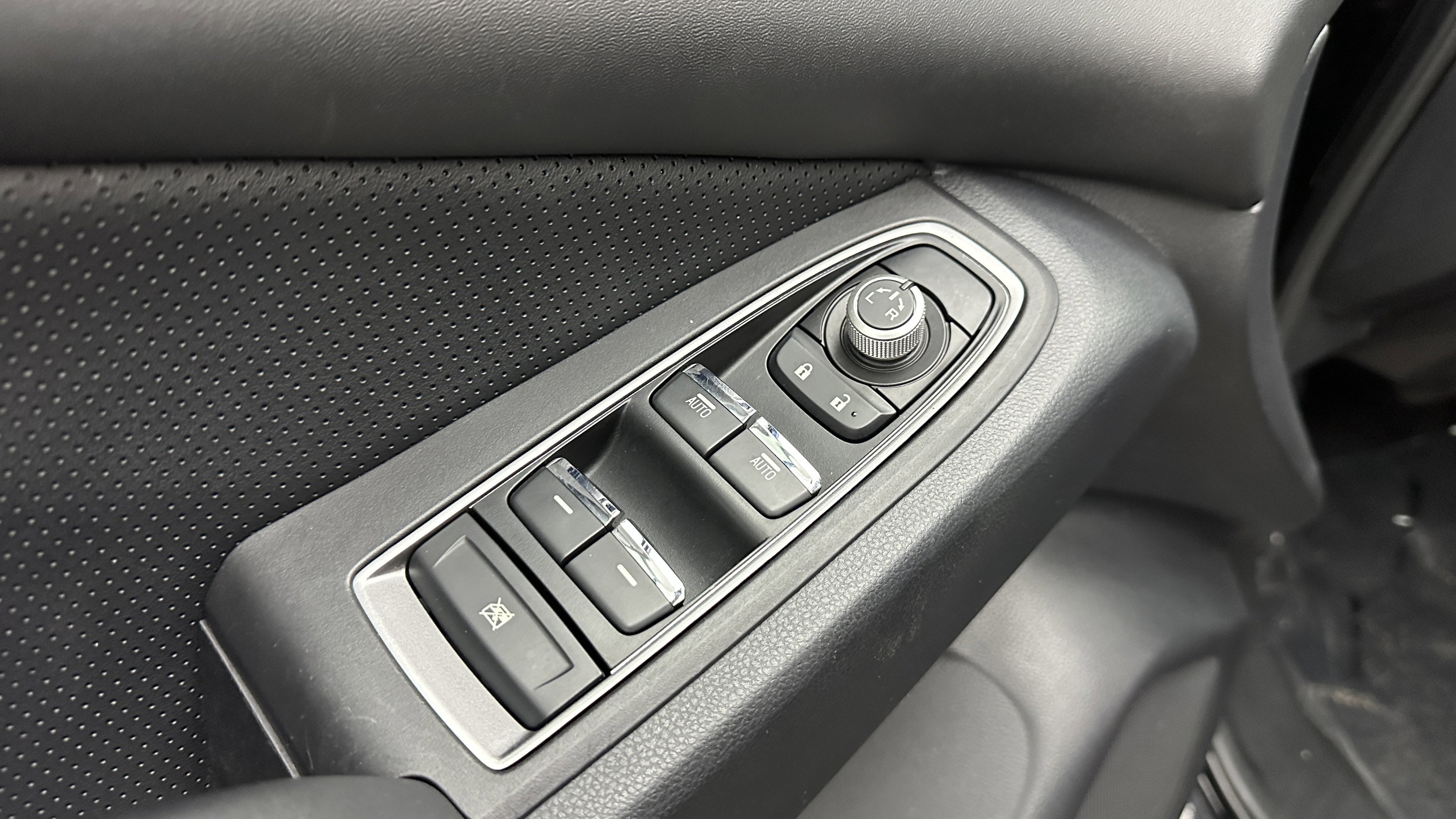 Used 2023 Subaru Ascent Limited image 11