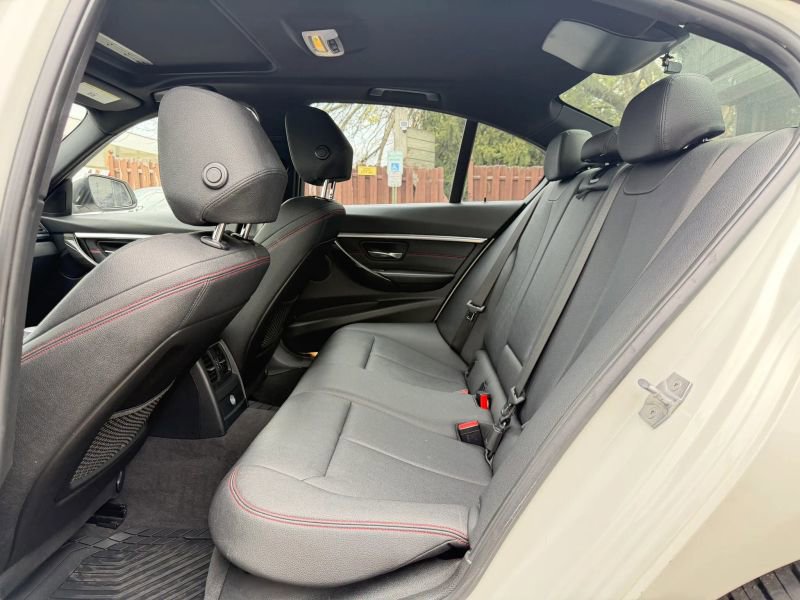 Used 2017 BMW 330i xDrive Sedan AWD/4WD image 15