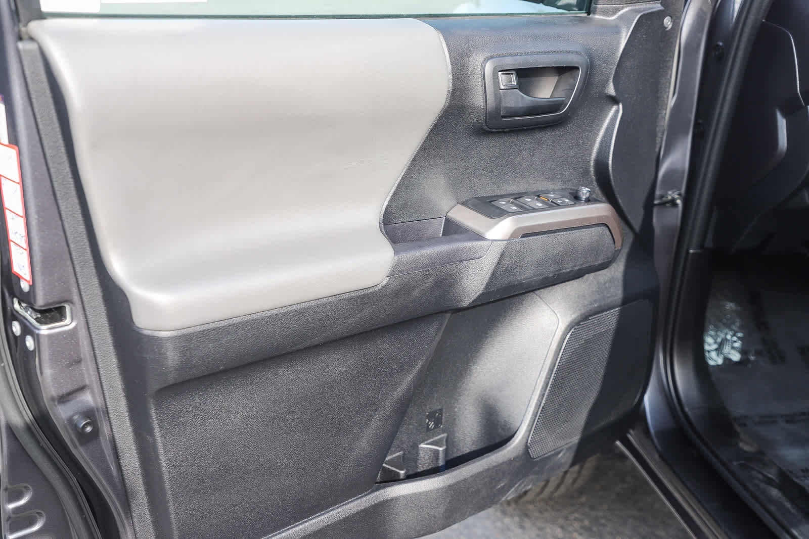 Used 2023 Toyota Tacoma SR5 image 21